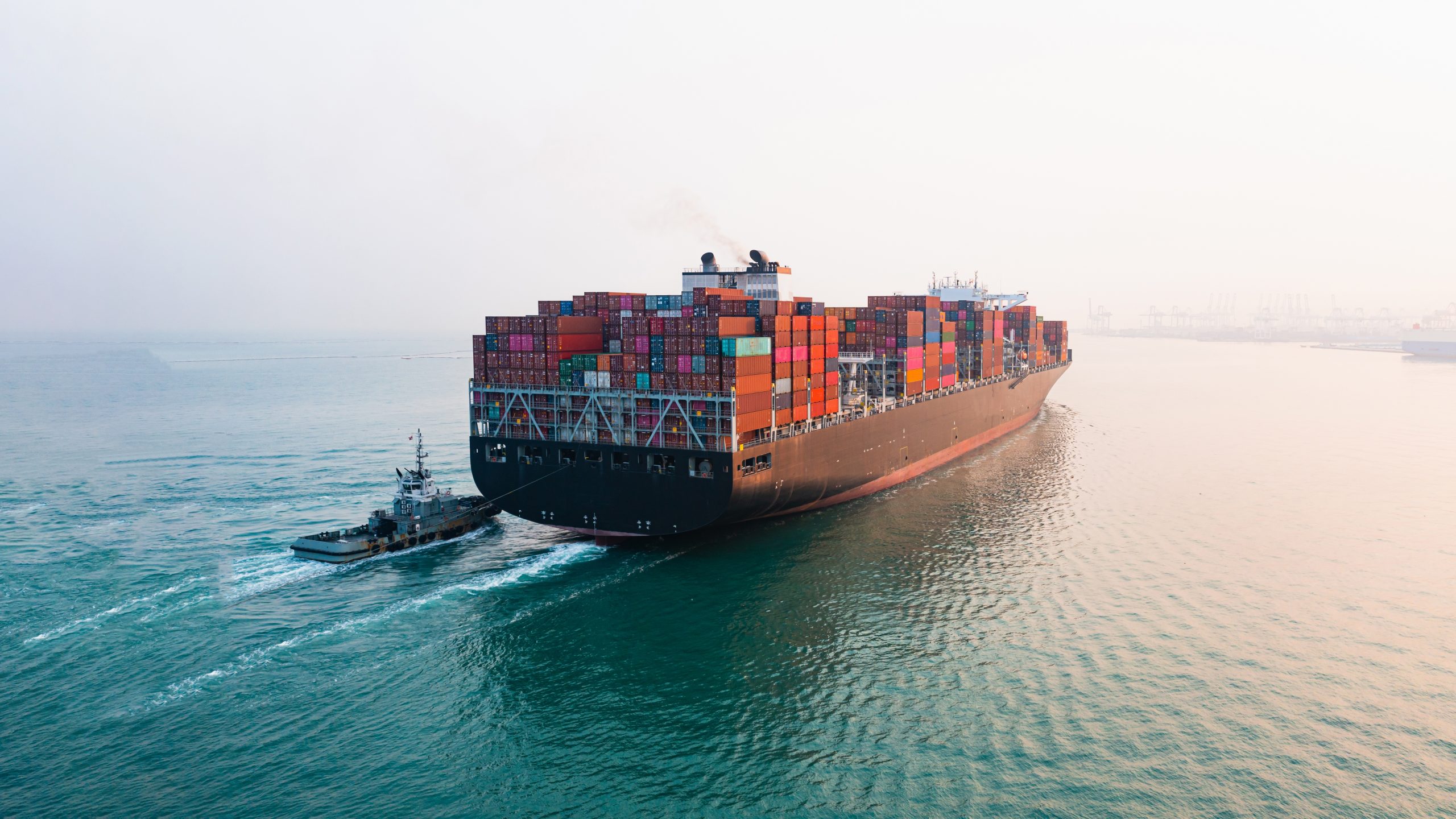 Congestión en puerto de Rotterdam genera impactos logísticos y legales a exportadores de Latinoamérica.